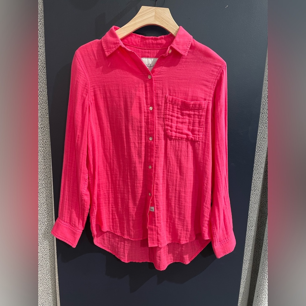 Rails “Ellis” gauze shirt in hibiscus pink.